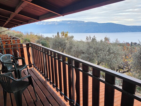 Habitación clásica, vista al lago | Vista del balcón