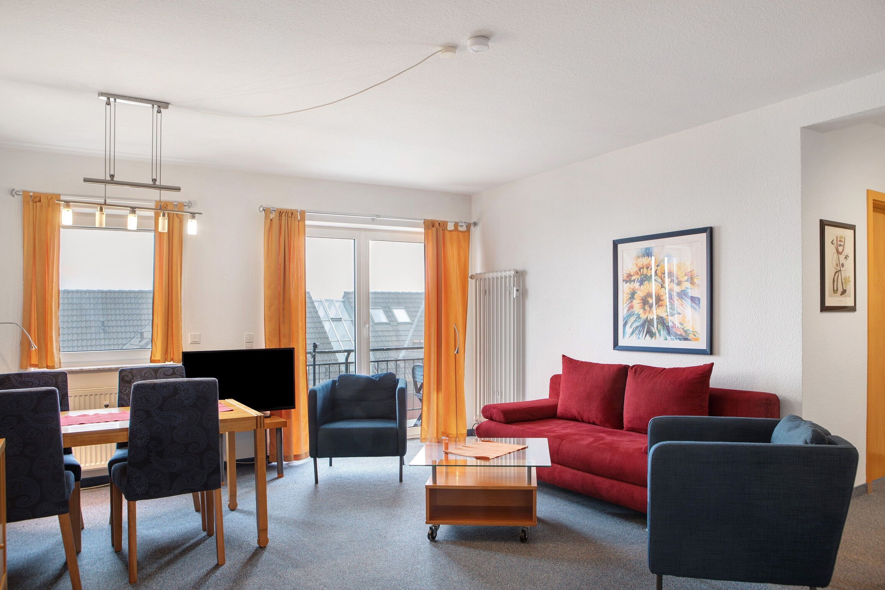 Una televisión, un reproductor estéreo