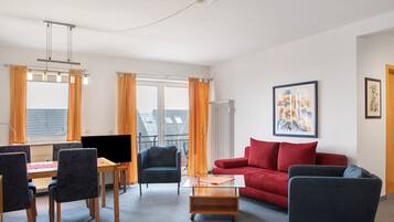 Una televisión, un reproductor estéreo