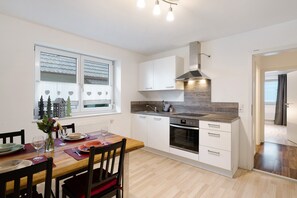 Kühlschrank, Ofen, Herdplatte, Geschirrspüler