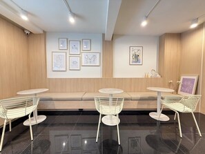 Smart TV 43-inch có truyền hình kỹ thuật số 