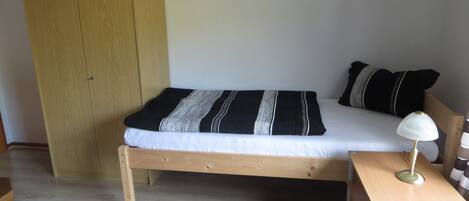 1 quarto, Wi-Fi de cortesia, roupa de cama