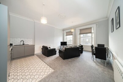 Lochside Apartment C