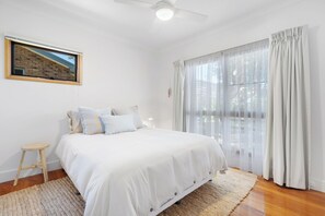 3 bedrooms, iron/ironing board, Internet - Peace and tranquility (HAWKS NEST)