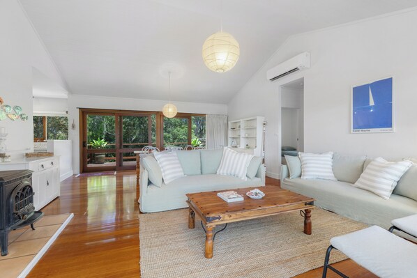 Living area - Peace and tranquility (HAWKS NEST)