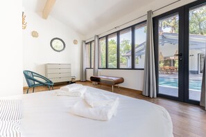 4 bedrooms, iron/ironing board, free WiFi, bed sheets