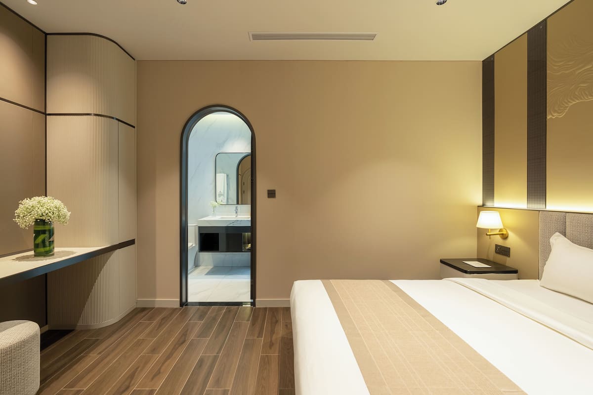Superior Double Room, 1 Queen Bed, Non Smoking, No Windows