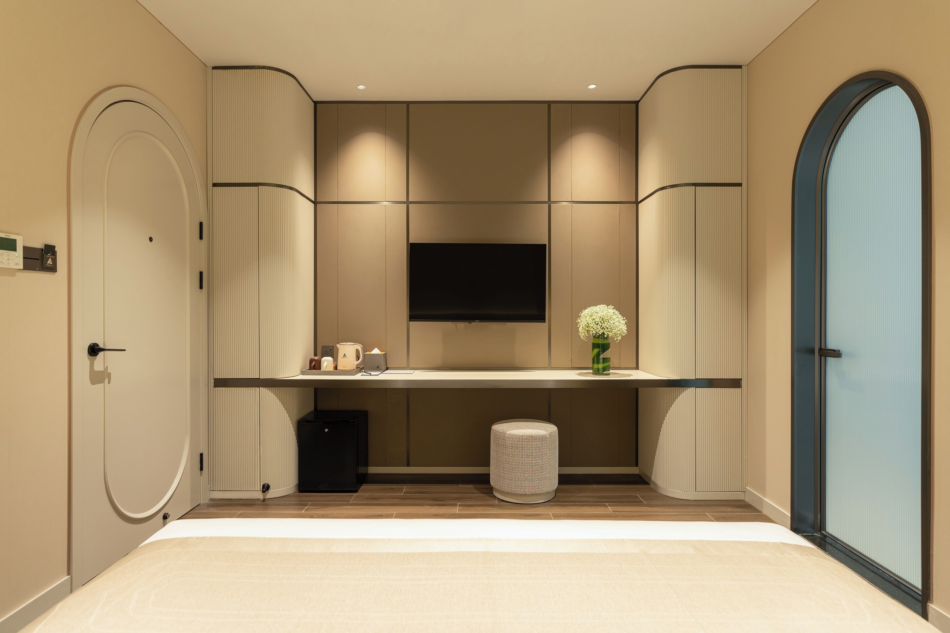 高級雙人房, 1 張加大雙人床, 非吸煙房, 無窗戶 | 客房內保險箱、免費無線上網、床單