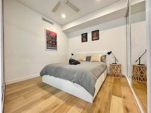 1 habitación, tabla de planchar con plancha, wifi y ropa de cama 