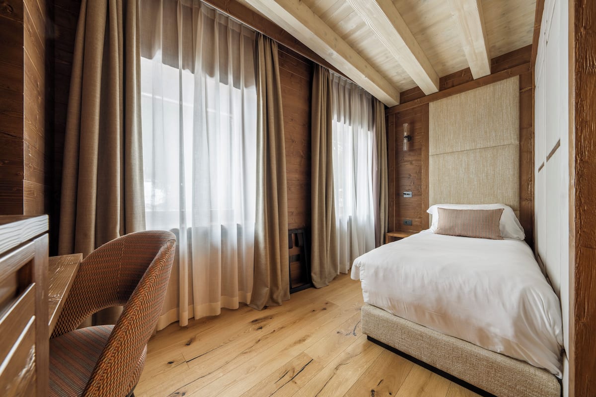 Basic Single Room | Premium bedding, minibar, free WiFi, bed sheets