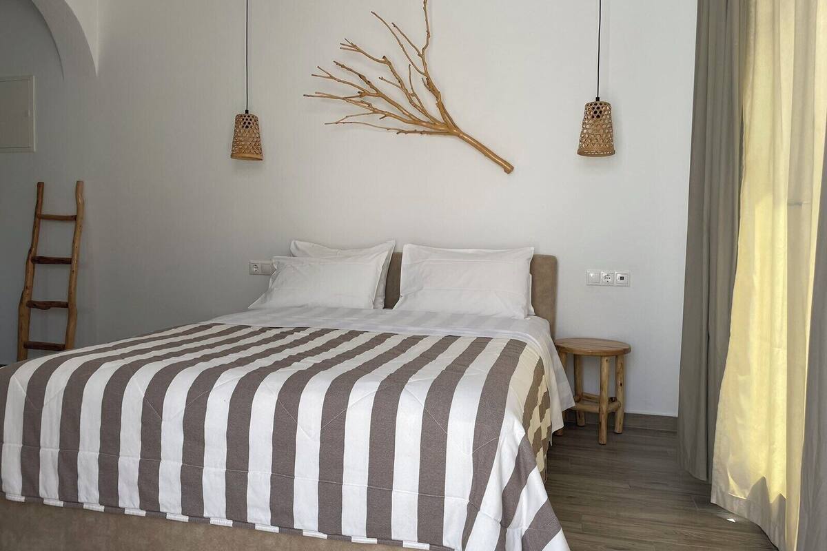 Classic Double Room, Partial Sea View