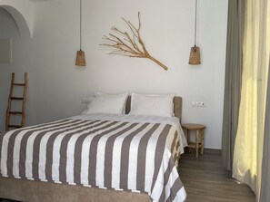 Deluxe Double Room, Sea View | In-room safe, blackout curtains, soundproofing, iron/ironing board - Theofanis on the beach (Naxos)