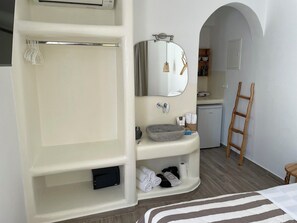 Deluxe Double Room, Partial Sea View | In-room safe, blackout drapes, soundproofing, iron/ironing board - Theofanis on the beach (Naxos)