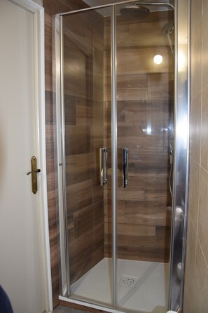 Doccia, articoli per l'igiene personale ecosostenibili, asciugacapelli