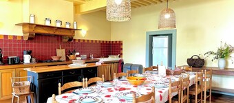 Facing the Pyrenees, this former Comminges farmhouse offers space and comfort