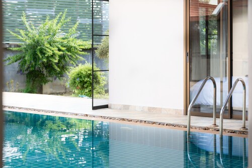 Nadoo Thai Lanna-style luxurious private pool villa.five bedrooms.