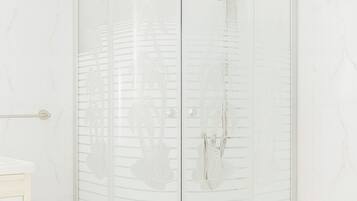 Appartement, 3 chambres, fumeurs, balcon | Salle de bain
