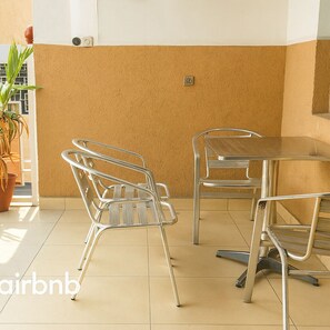 Apartment, 3 Bedrooms, Smoking, Balcony | Dining