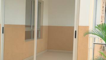 Apartment, 3 Bedrooms, Smoking, Balcony | Interior