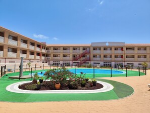 Outdoor pool - Charming Studio with Terrace and Sea Views, in Costa del Silencio (Costa del Silencio)