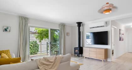 Just Beachy ~ Aldinga Beach - Welcome To Just Beachy - A Cute & Cosy Coastal Retreat