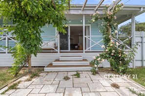 Terrace/patio - Just Beachy ~ Aldinga Beach - Welcome To Just Beachy - A Cute & Cosy Coastal Retreat (Aldinga Beach)