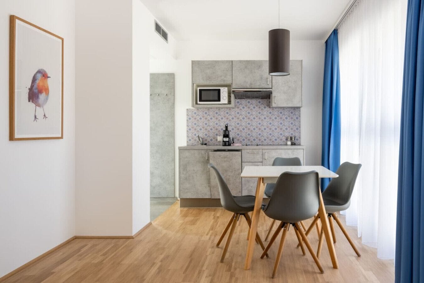 Comfort-Apartment, 2 Schlafzimmer | Individuell eingerichtet, Schreibtisch, laptopgeeigneter Arbeitsplatz