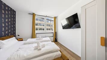 Comfort Apartment, 3 Bedrooms | Individually decorated, individually furnished, desk, laptop workspace