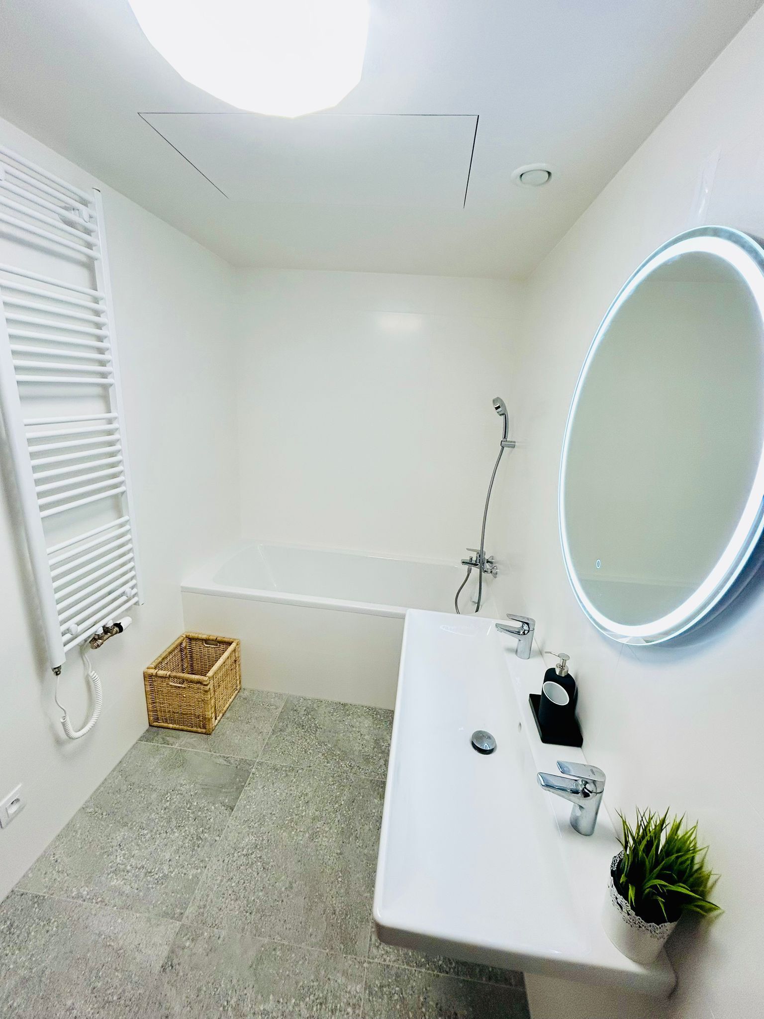 Luxury Apartment, Balcony, City View | Bathroom