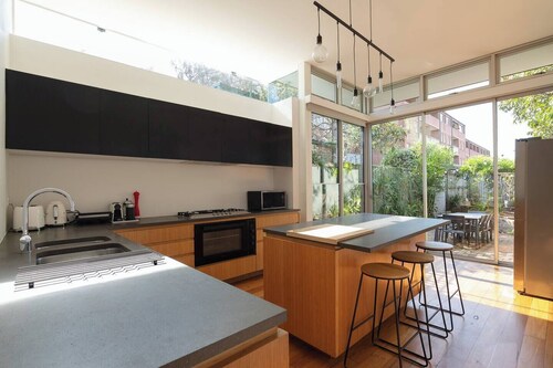 Newtown Terrace House Oasis