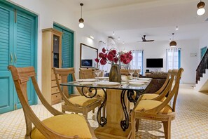 Villa | Restaurantes