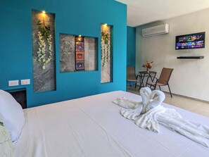 2 bedrooms, desk, iron/ironing board, travel cot - Family Escape / 500m Award Winning Kids Beach / Memory Foam King Beds / Kitchen (Playa del Carmen)