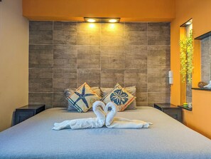 2 bedrooms, desk, iron/ironing board, travel crib