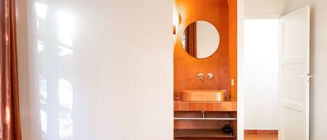 4 Schlafzimmer, Bügeleisen/Bügelbrett, kostenloses WLAN, Bettwäsche