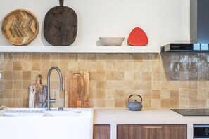 Réfrigérateur, micro-ondes, four, lave-vaisselle