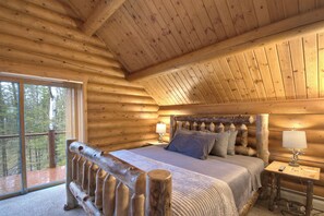 4 bedrooms, desk, free WiFi, bed sheets