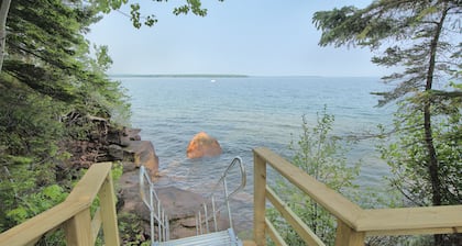 Birch Haven | Spectacular Lakefront Log Cabin