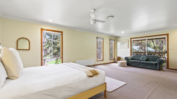 3 bedrooms, iron/ironing board, free WiFi