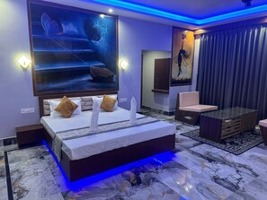 Habitación clásica | Escritorio, wifi gratis y ropa de cama 