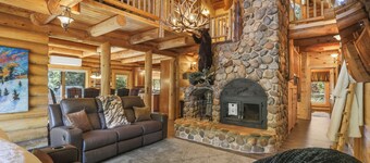 Pet Friendly River Front Home with Hot Tub & A/C