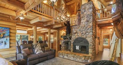 Pet Friendly River Front Home with Hot Tub & A/C