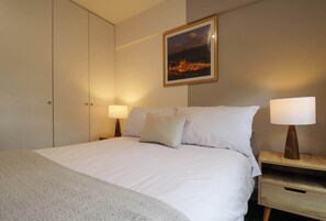 1 Schlafzimmer, Schreibtisch, Bügeleisen/Bügelbrett, WLAN