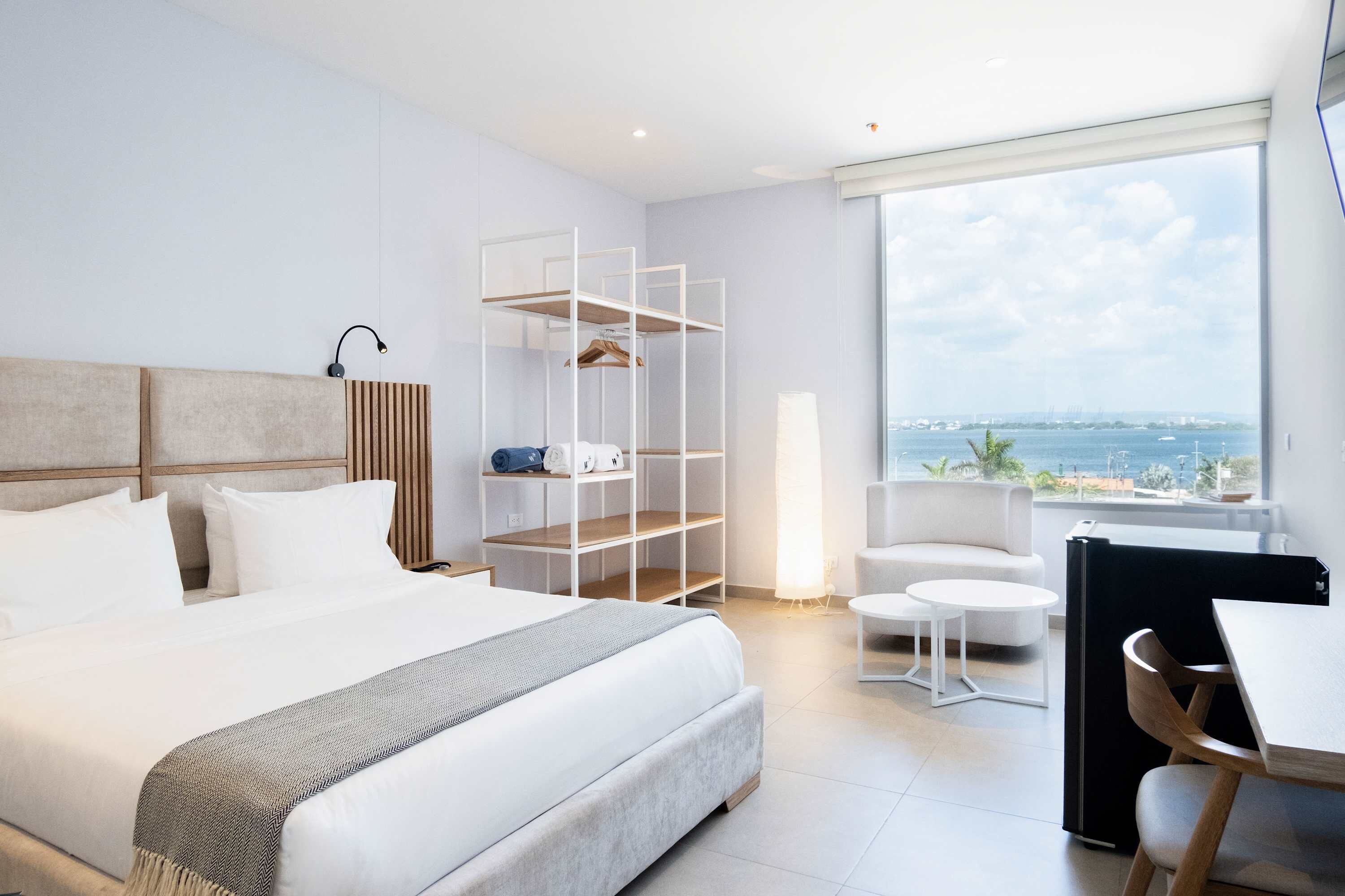 2 عدّة غرف نوم ومكواة/لوح كي وواي فاي وملاءات أسرّة