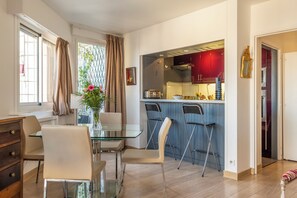 تناول الطعام