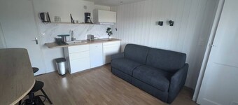 Studio near Belleville sur Saône train station