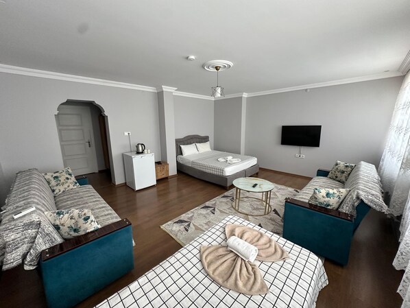 Frette Italian sheets, premium bedding, individually decorated - EylülSuitesOtel (Bursa)