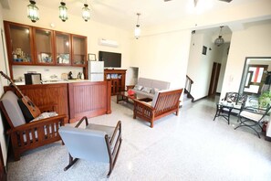 Interior - Chumentata (Jinsha)