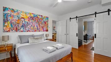 4 bedrooms, iron/ironing board, WiFi, bed sheets