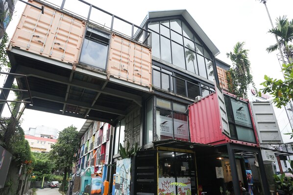 Front of property - Hotel O Urban Merdeka (Bandung)