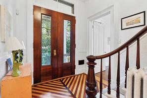 Interior - West End Chic - Chef's Kitchen, Pool Table, W/D (Portland)